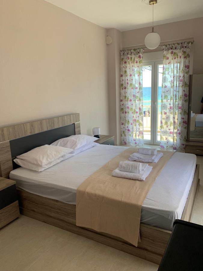 "Breeze" Front To The Sea - Hakidiki Villa Флогита Екстериор снимка
