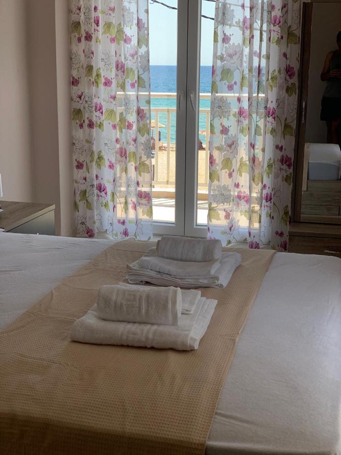 "Breeze" Front To The Sea - Hakidiki Villa Флогита Екстериор снимка