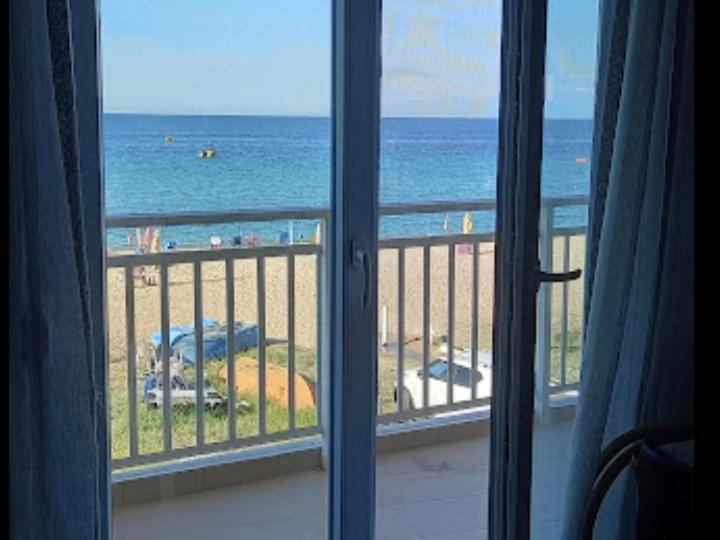 "Breeze" Front To The Sea - Hakidiki Villa Флогита Екстериор снимка
